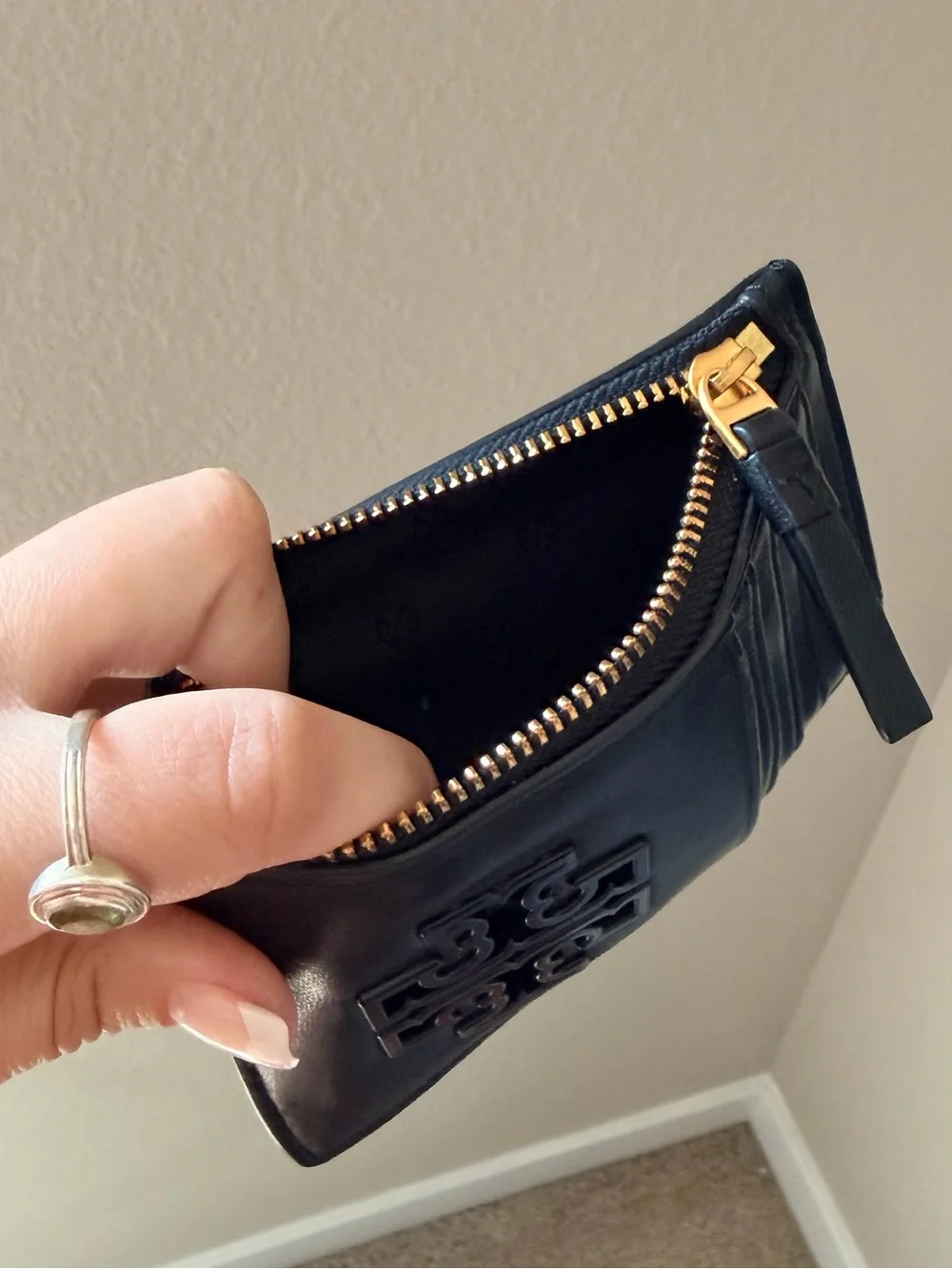tory burch lily leather zip card case